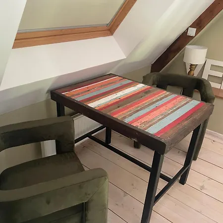 לינה וארוחת בוקר La Pomme D'amour 4*